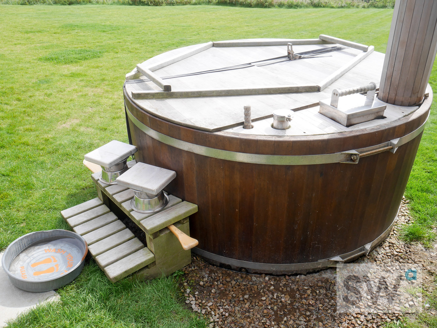 Coastal Home Design in Cornwall tub