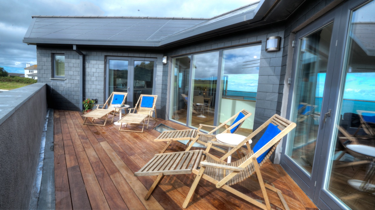 Inspiring architecture designed house in Cornwall deck
